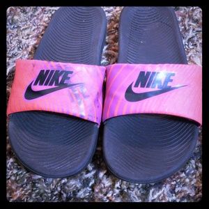 Kids 4y nike slides